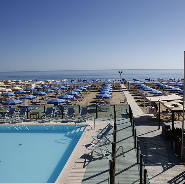 Spiaggia Golden Beach 75 Riccione Piscina Animazione Pet Beach